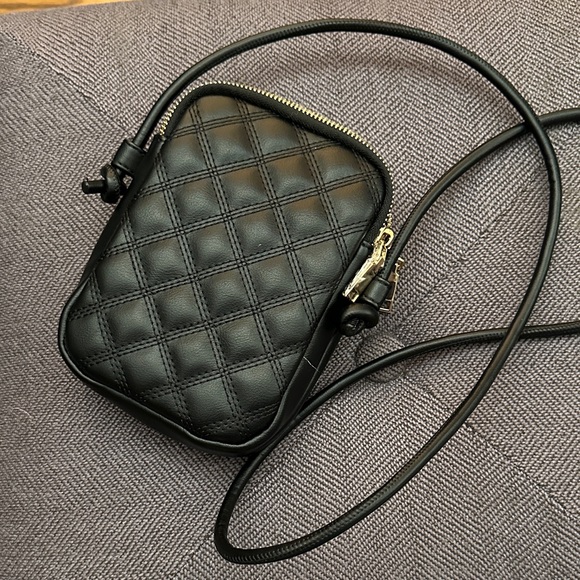 Handbags - NWOT Black Quilted Crossbody Bag